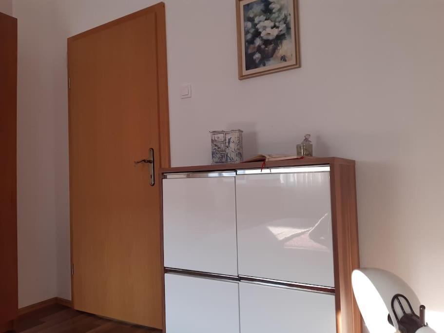Apartment Luna 4 Person Брибир Екстериор снимка