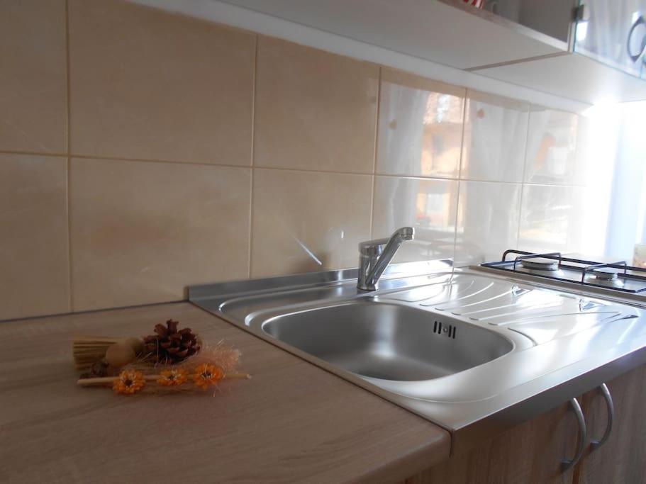 Apartment Luna 4 Person Брибир Екстериор снимка